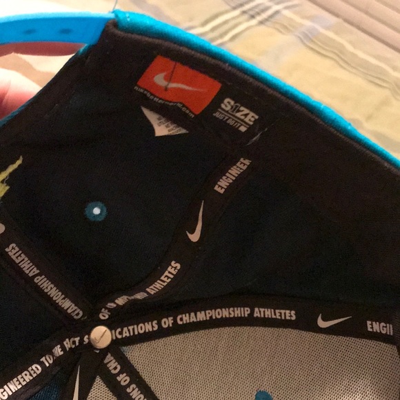 Nike Snapback hat - Picture 3 of 3